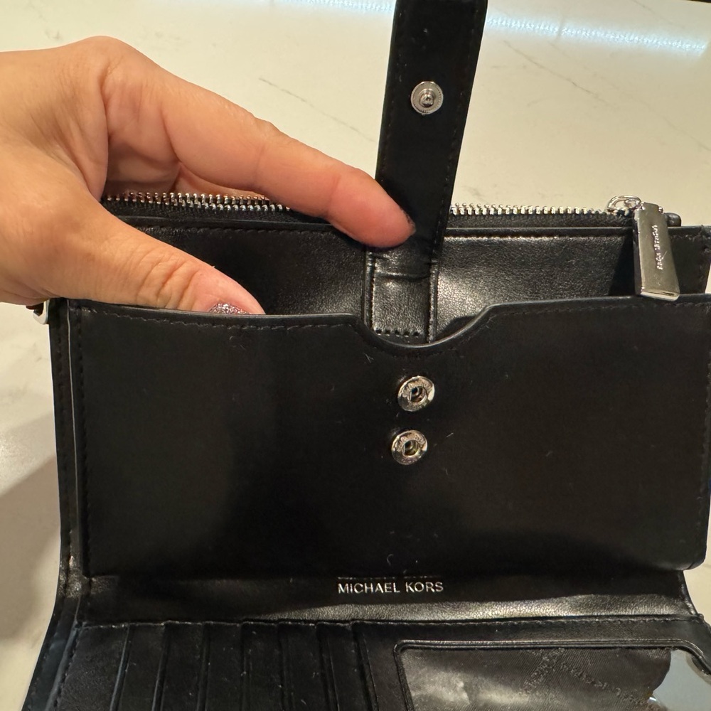 Michael Kors Quilted Signature Collection Wallet - Picture 9 of 15